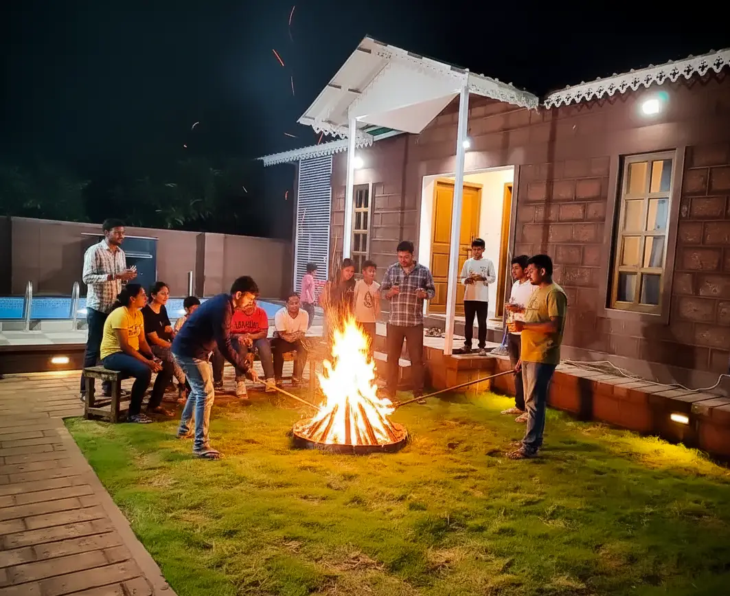 Bonfire at Shiv Parvati Resort during winter stay